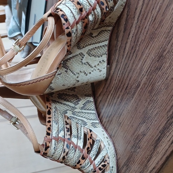 Cole Haan Air women’s Leather Animal Snakeskin print Wedge Sandal, 4.5" heel - Picture 3 of 6